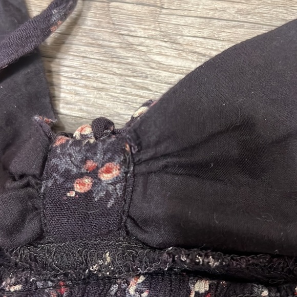 American Eagle Side Cutout Top Size Small - Picture 6 of 8